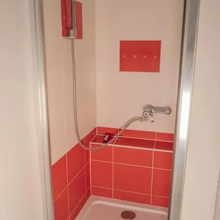 Cholet, En Centre-ville Et Spacieux, Proche Du Parc Du Puy Dufou Apartment