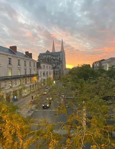 Cholet, En Centre-ville Et Spacieux, Proche Du Parc Du Puy Dufou 绍莱